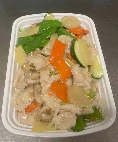 C10 Moo Goo Gai Pan