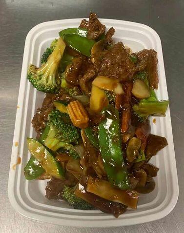 B12. Beef W. Mixed Vegetables
